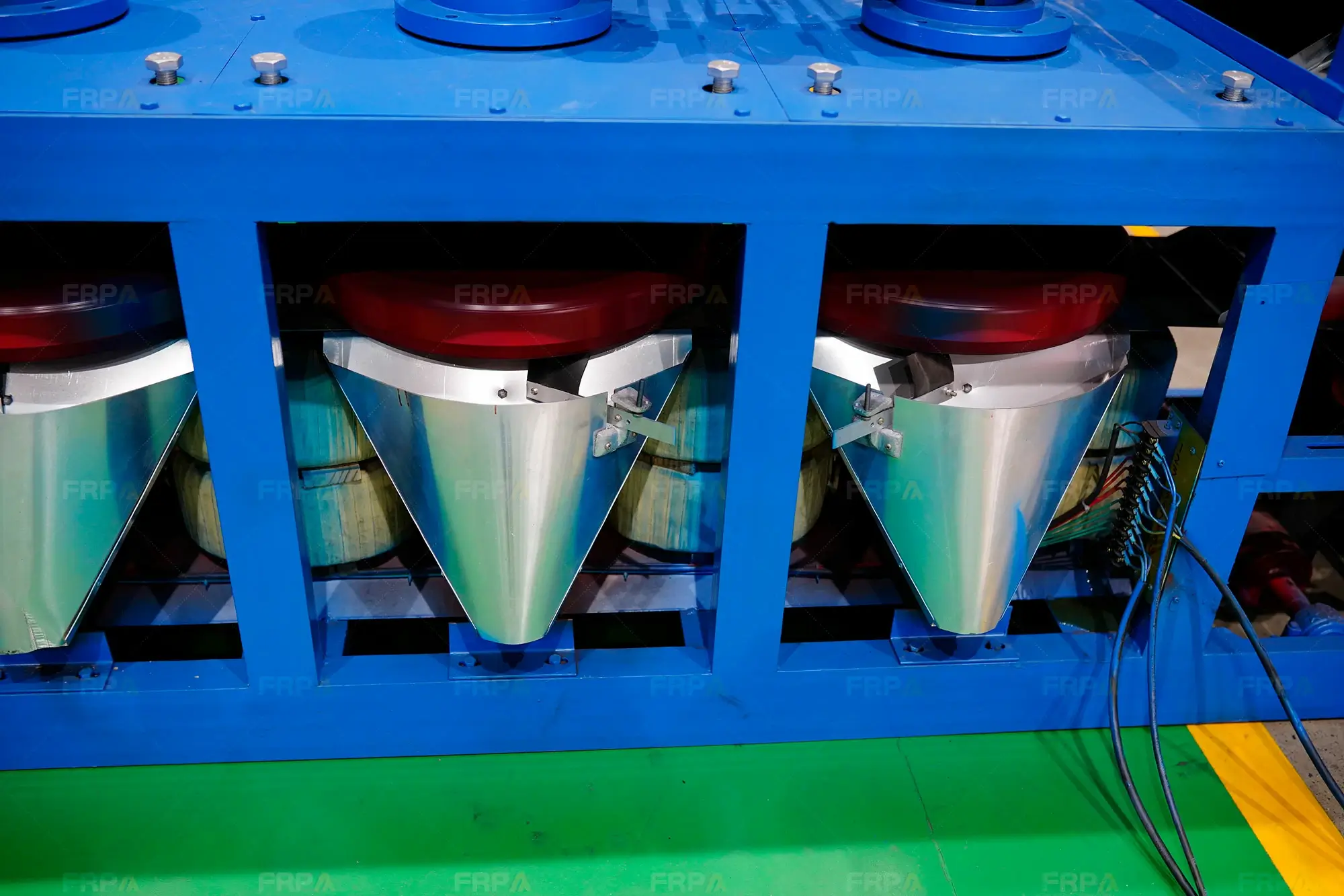 three pan magnetic separator (1)